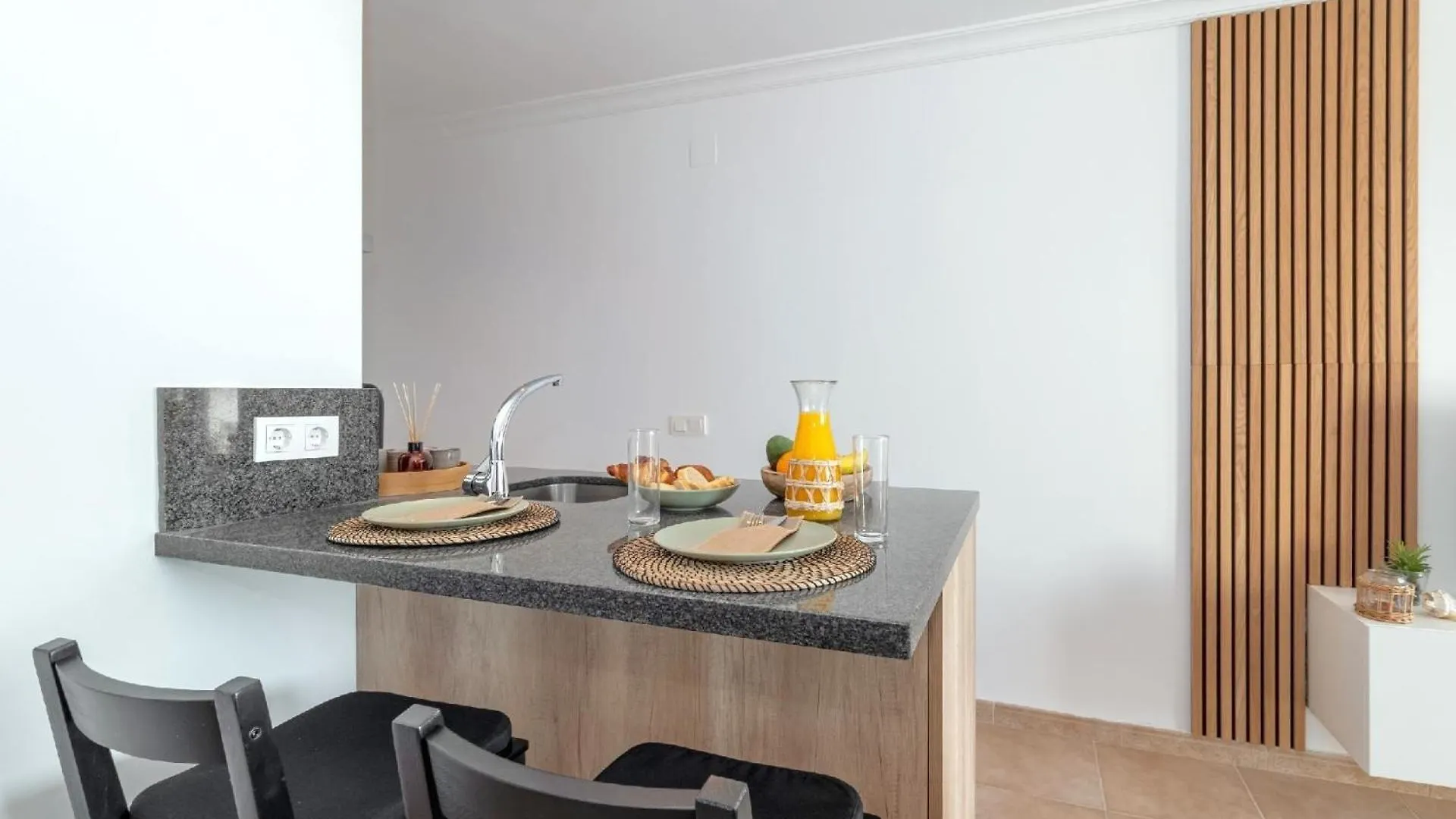 Ferienwohnung Fuer 2 Personen Ca 45 Qm In Nerja, Andalusien Costa Del Sol דירה נרחה